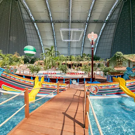 Tropical Islands אתר נופש קראוסניק