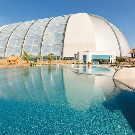אתר נופש Tropical Islands קראוסניק