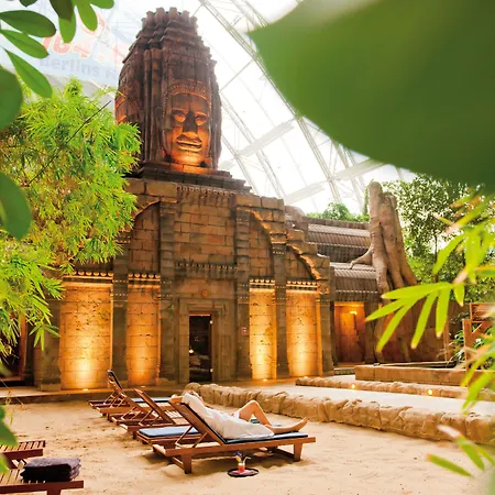 אתר נופש Tropical Islands 4*