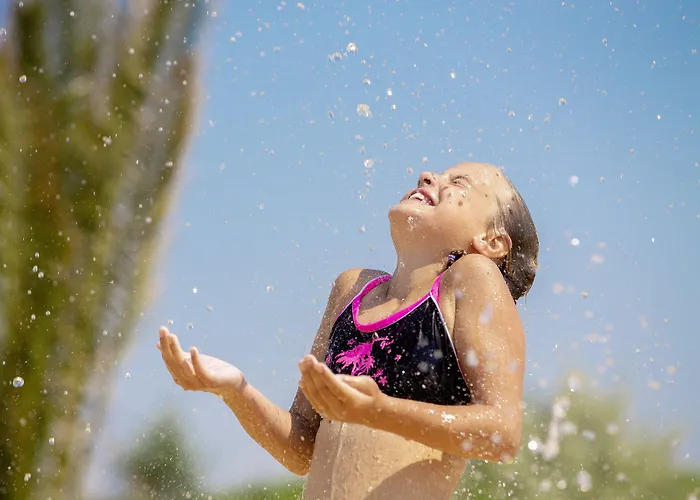 تروبيكال أيلاندز منتجع 4*